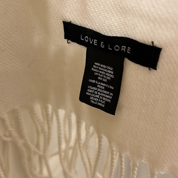 Love and Lore oversized scarf - Picture 2 of 4